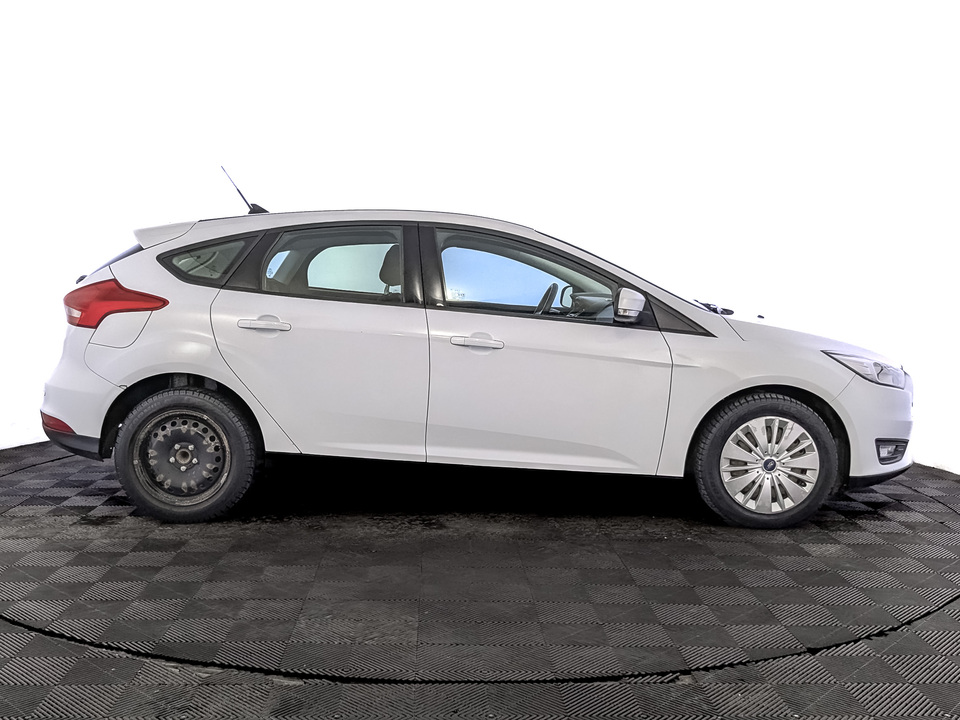 car-card-slide Ford Focus 2018 85 625км фото №4