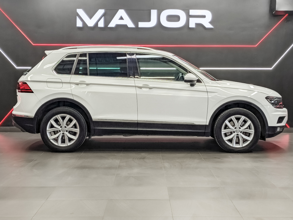 car-card-slide Volkswagen Tiguan 2019 149 090км фото №4