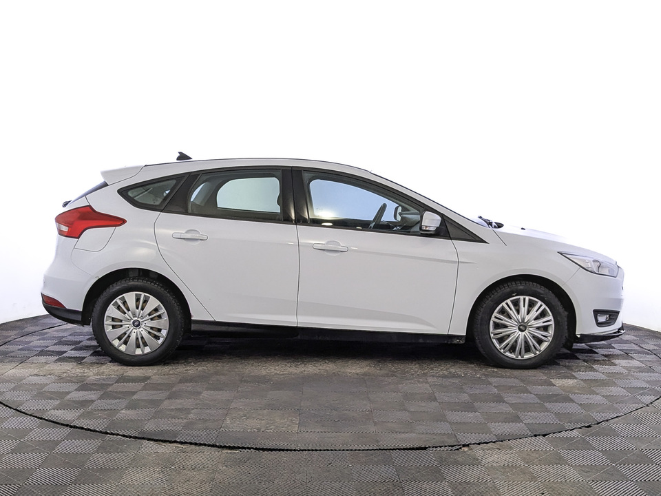 car-card-slide Ford Focus 2018 57 275км фото №4