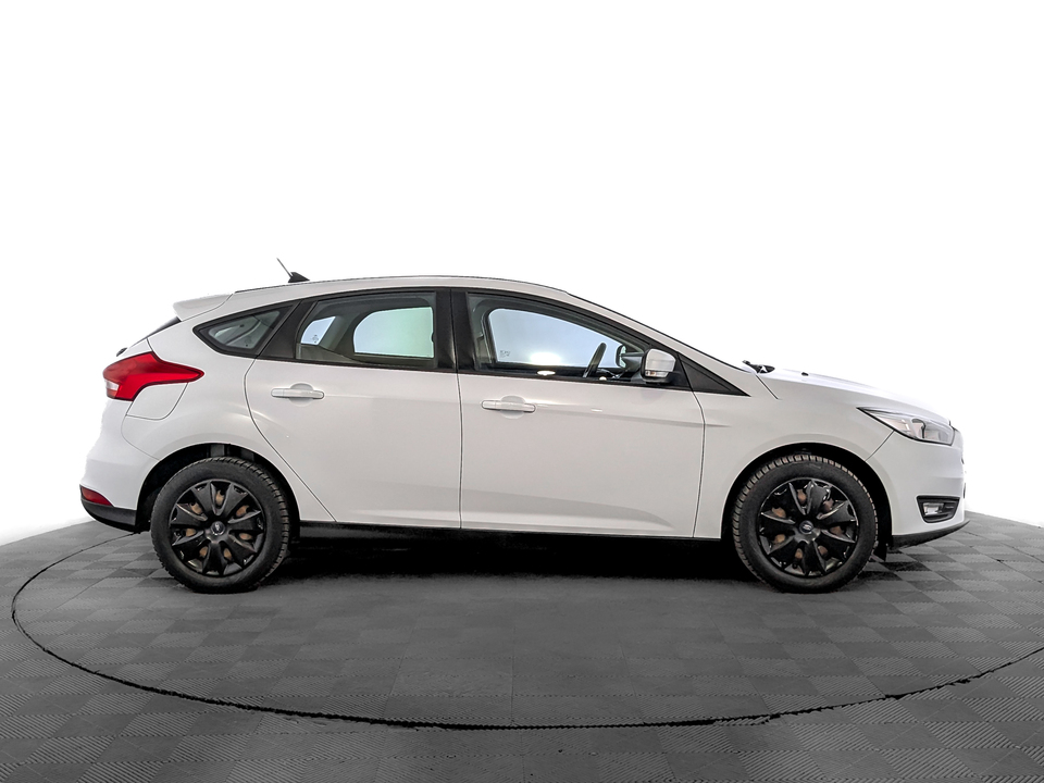 car-card-slide Ford Focus 2018 87 556км фото №4