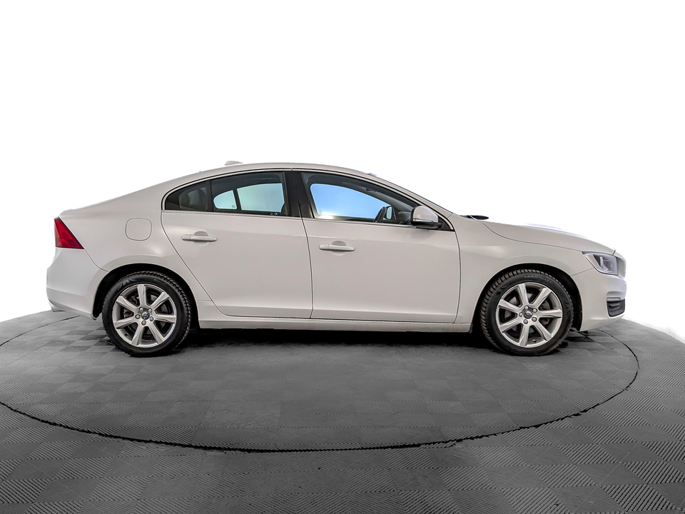 car-card-slide Volvo S60 2017 61 101км фото №4