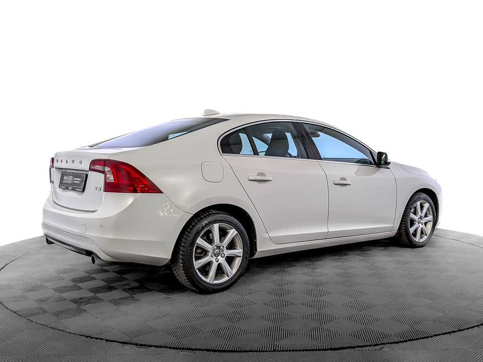 car-card-slide Volvo S60 2017 61 101км фото №5