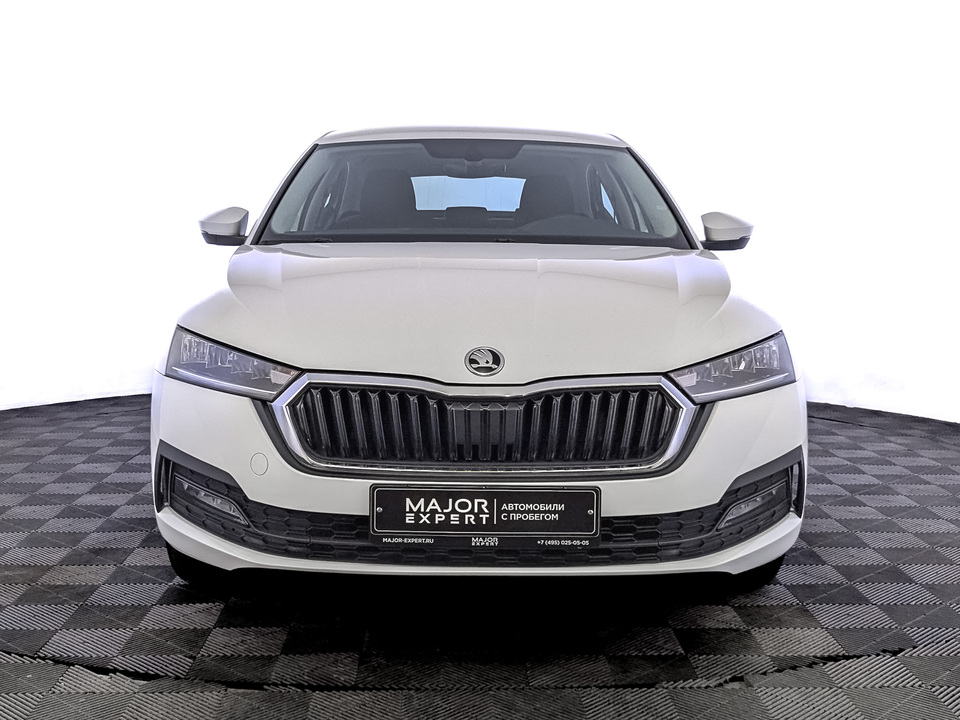 car-card-slide Skoda Octavia 2022 34 856км фото №2
