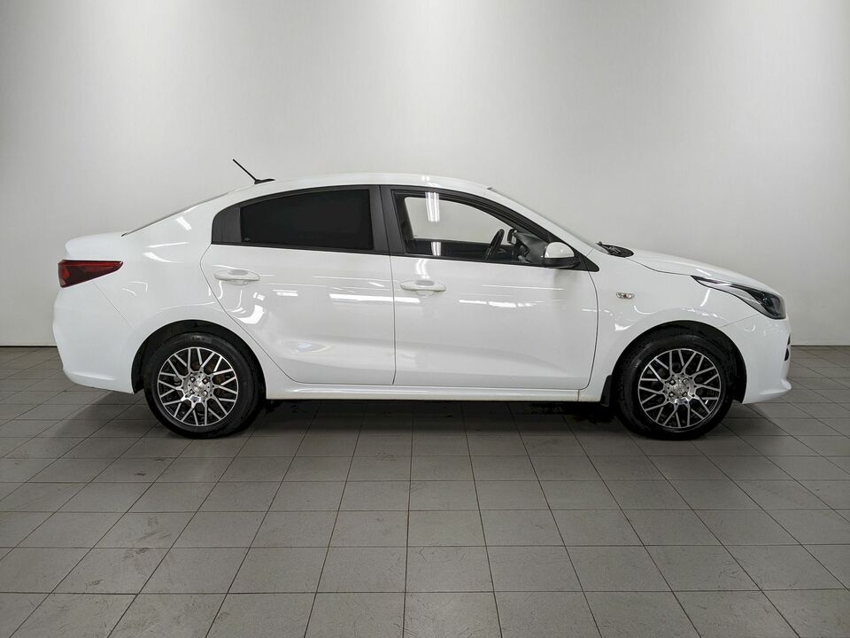 car-card-slide Kia Rio 2020 97 574км фото №4