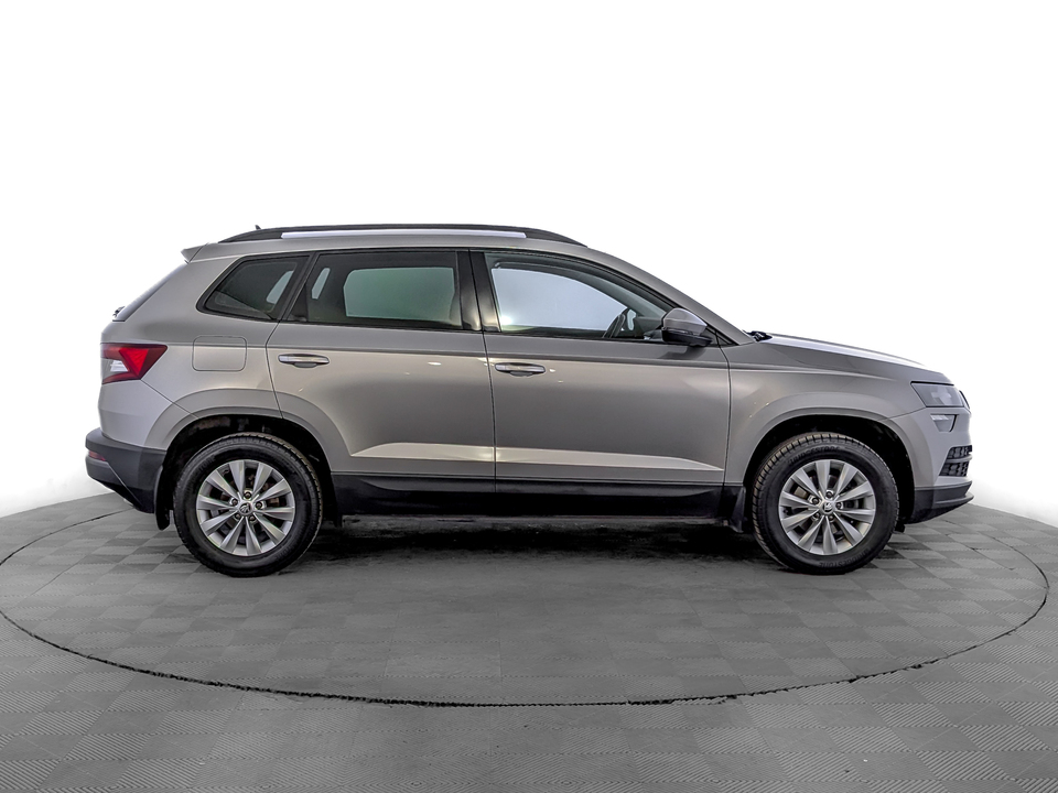 car-card-slide Skoda Karoq 2021 59 380км фото №4