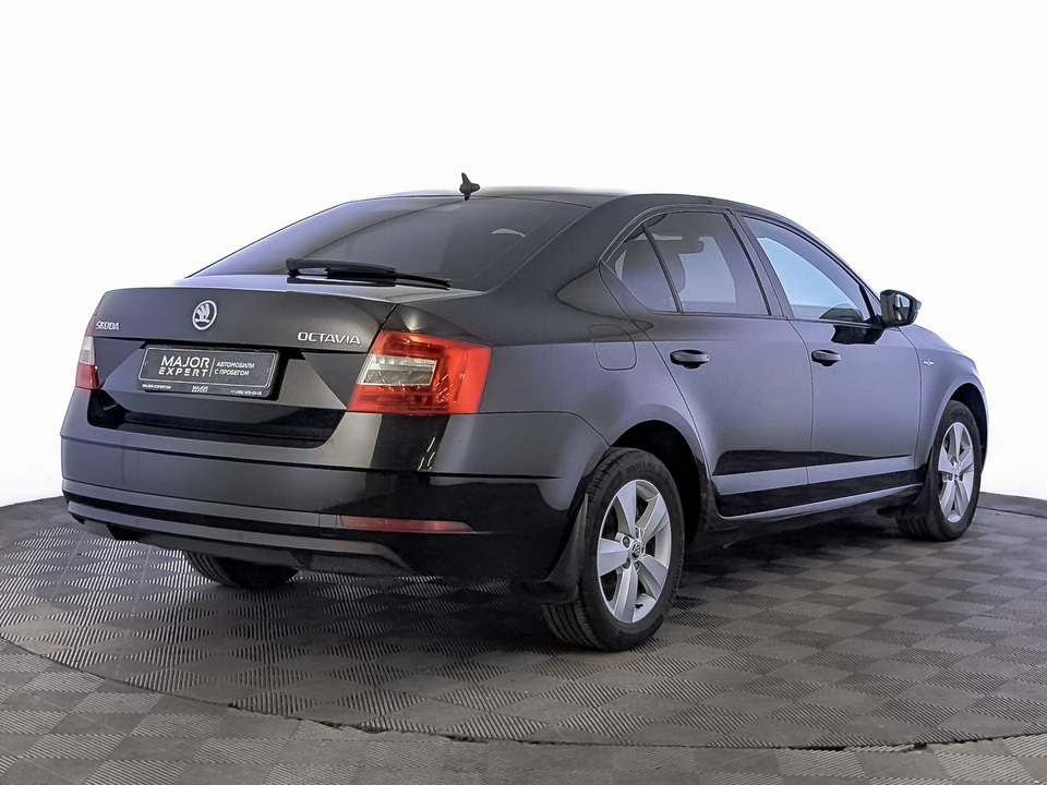 car-card-slide Skoda Octavia 2019 101 838км фото №5