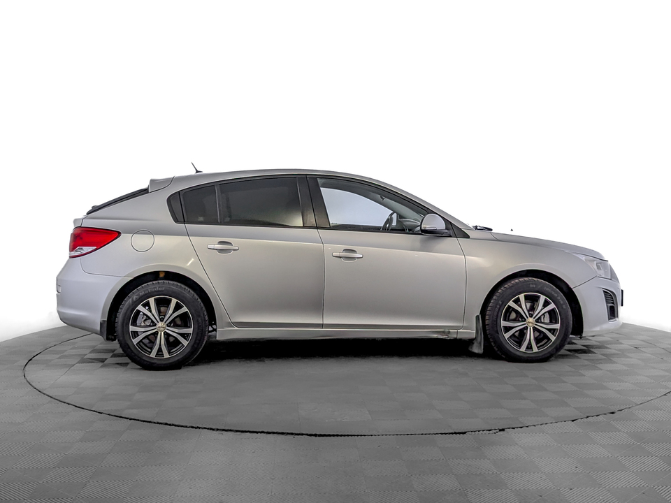car-card-slide Chevrolet Cruze 2015 156 678км фото №4