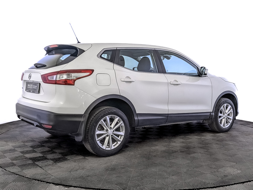 car-card-slide Nissan Qashqai 2015 172 094км фото №5