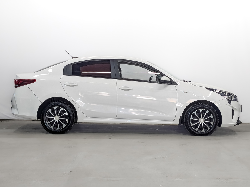 car-card-slide Kia Rio 2021 118 948км фото №4
