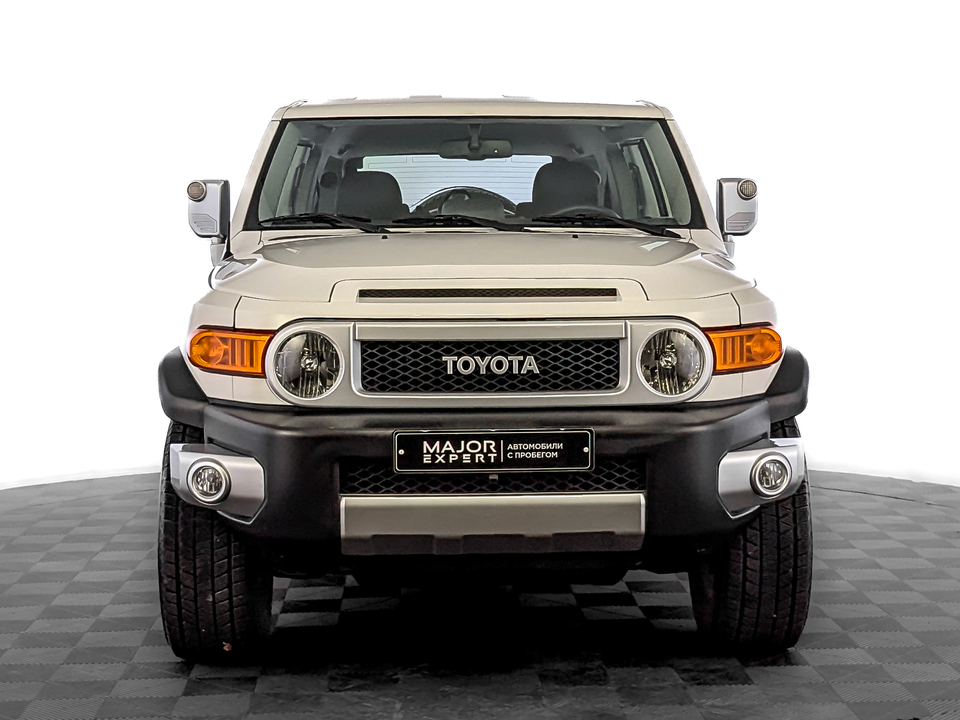car-card-slide Toyota FJ Cruiser 2022 14 409км фото №2