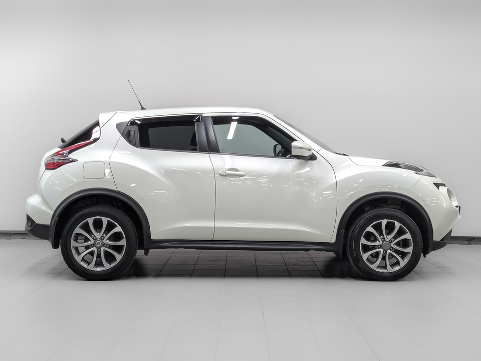 car-card-slide Nissan Juke 2017 44 640км фото №4