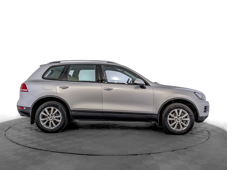 car-card-slide Volkswagen Touareg 2013 177 393км фото №4