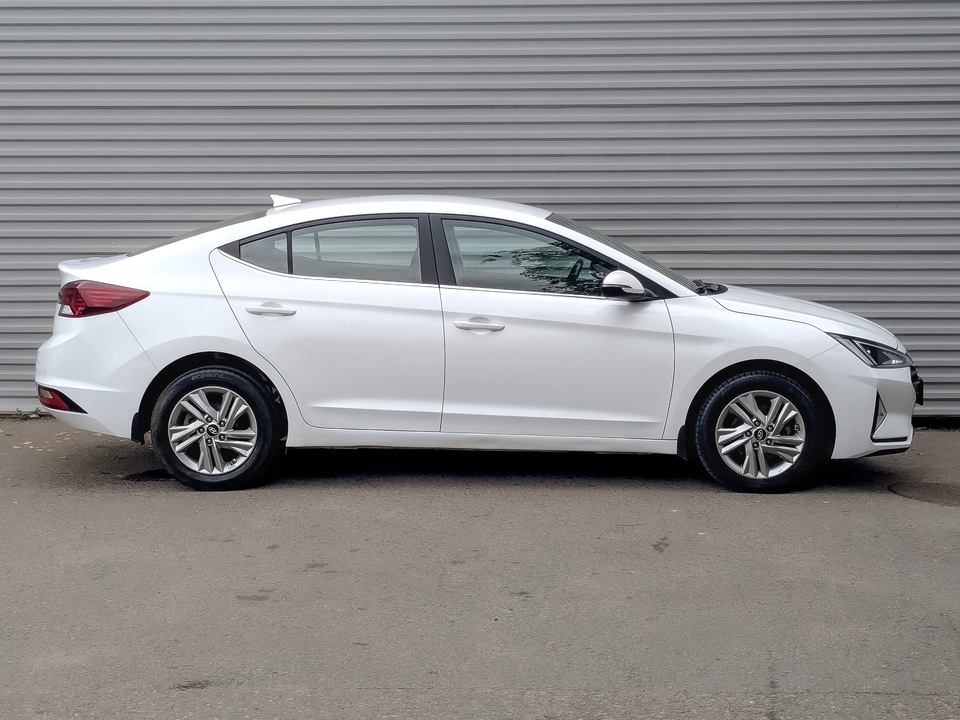 car-card-slide Hyundai Elantra 2020 144 254км фото №4