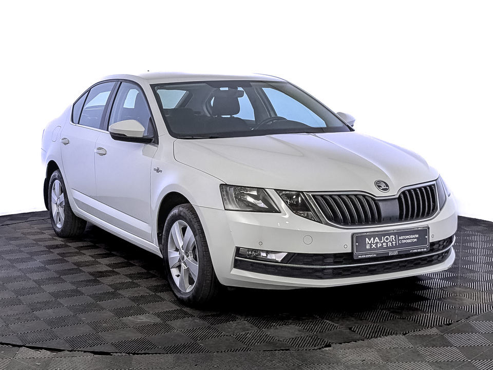 car-card-slide Skoda Octavia 2020 47 952км фото №3