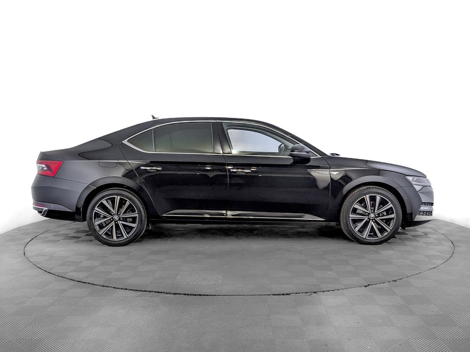car-card-slide Skoda Superb 2024 66 490км фото №4
