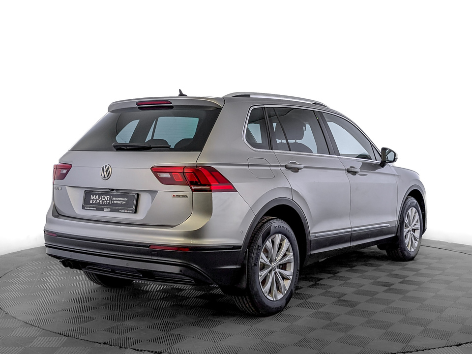 car-card-slide Volkswagen Tiguan 2018 183 054км фото №5