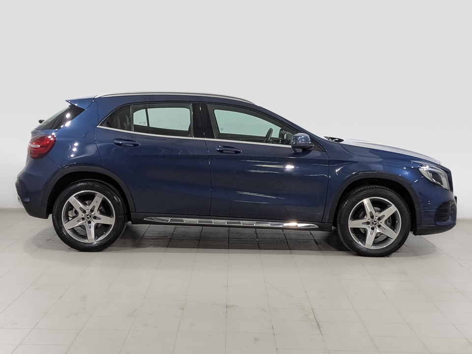 car-card-slide Mercedes-Benz GLA 2019 49 821км фото №4