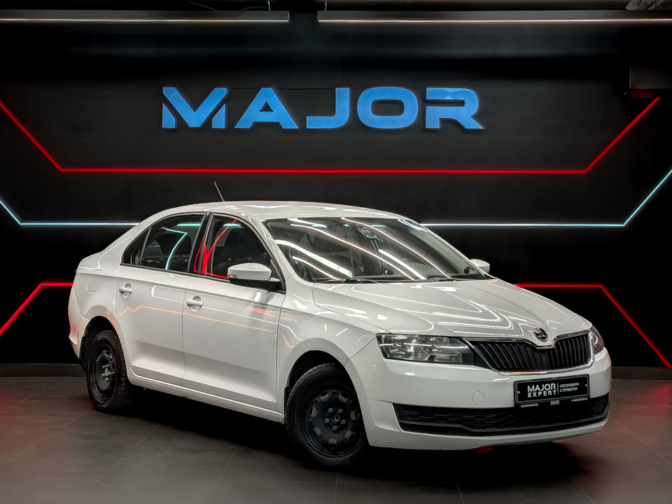 car-card-slide Skoda Rapid 2018 194 456км фото №3