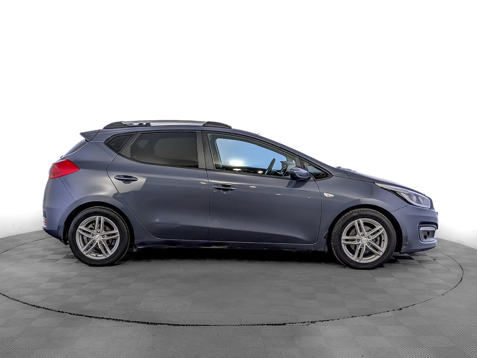 car-card-slide Kia Ceed 2017 143 061км фото №4