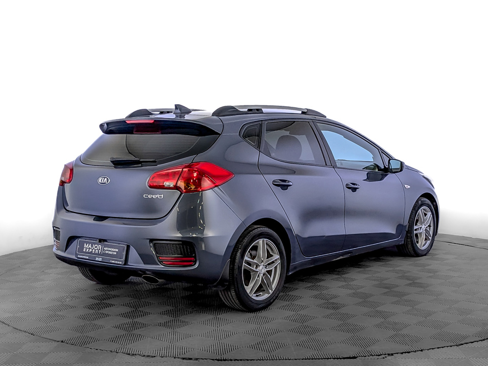car-card-slide Kia Ceed 2017 143 061км фото №5