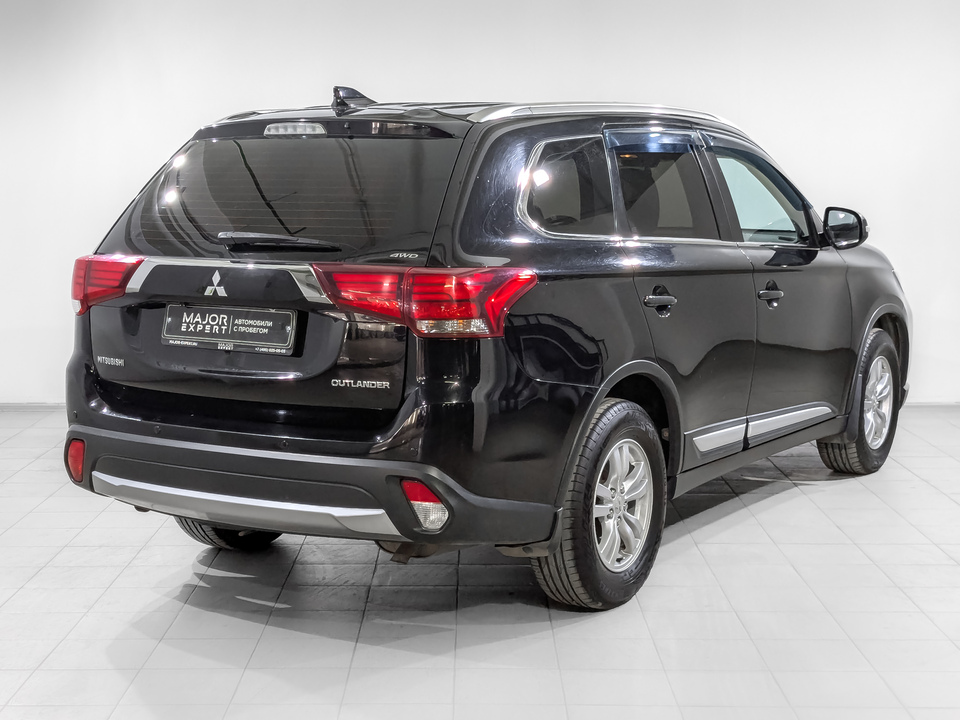 car-card-slide Mitsubishi Outlander 2017 120 435км фото №5
