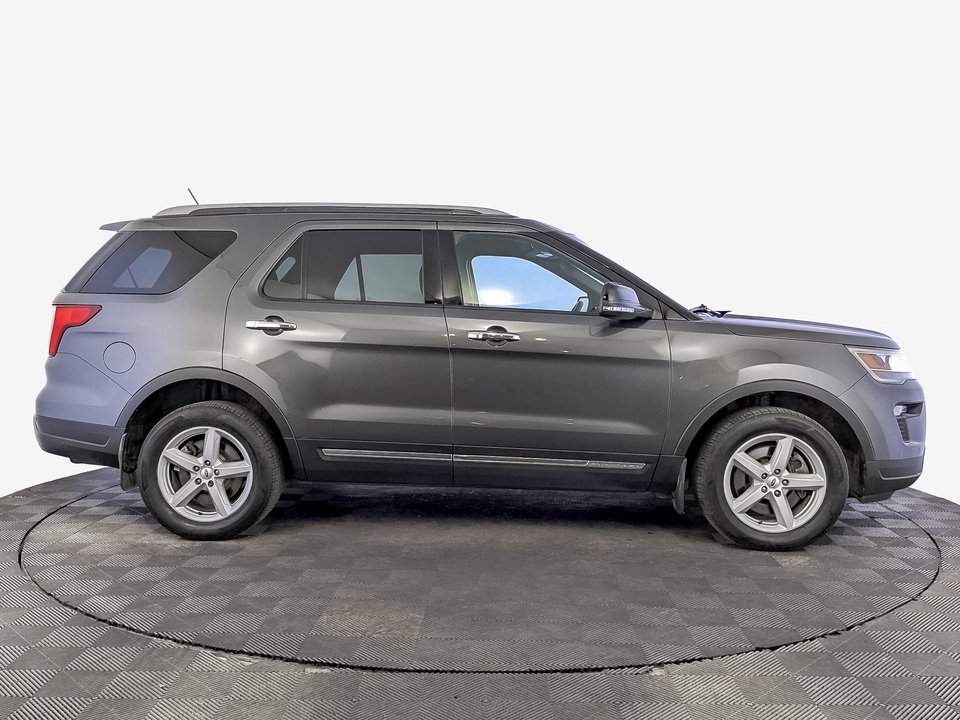 car-card-slide Ford Explorer 2019 123 073км фото №4