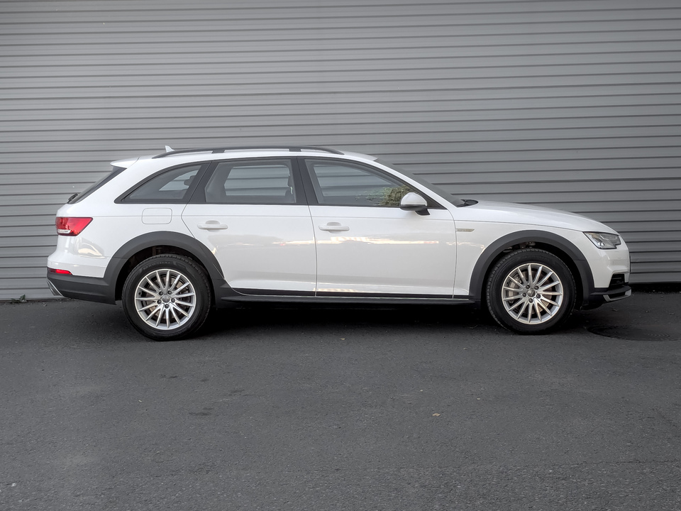 car-card-slide Audi A4 allroad quattro 2017 128 017км фото №4