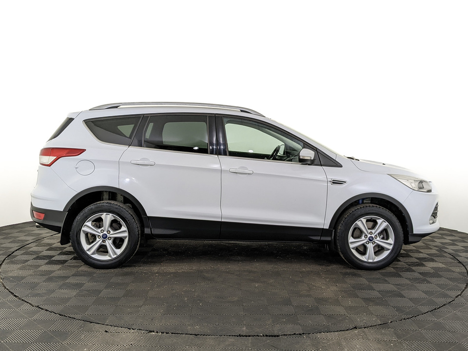 car-card-slide Ford Kuga 2016 87 440км фото №4