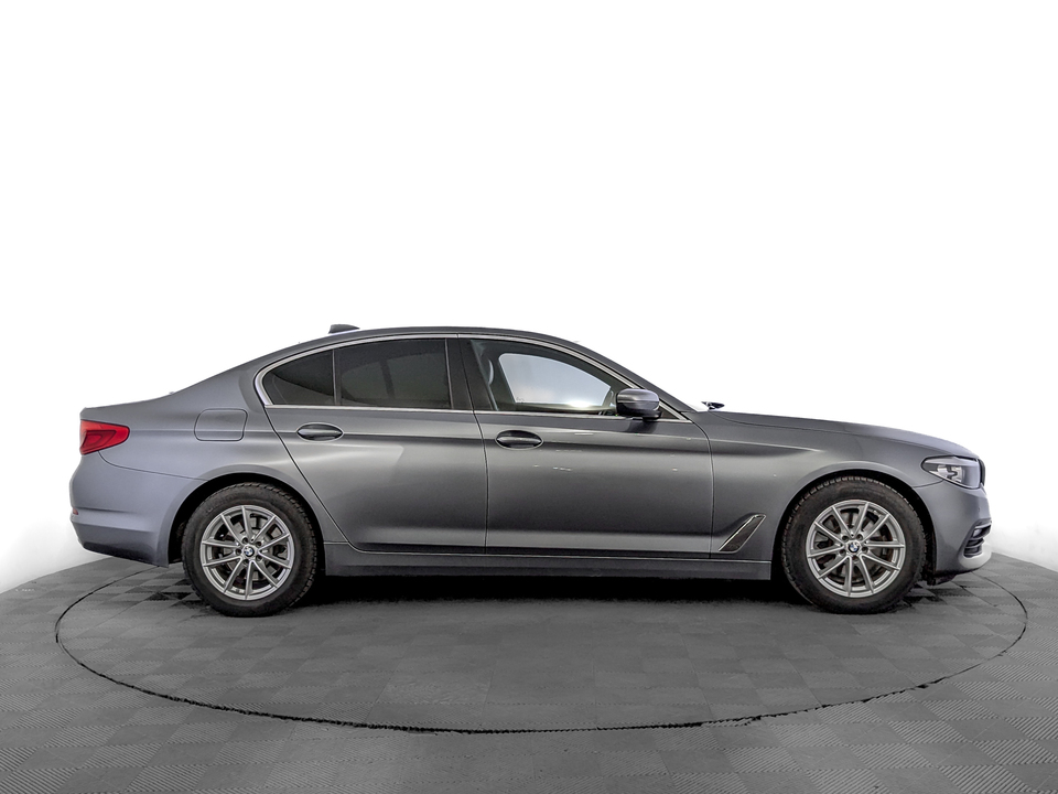 car-card-slide BMW 5 серии 2020 140 348км фото №4
