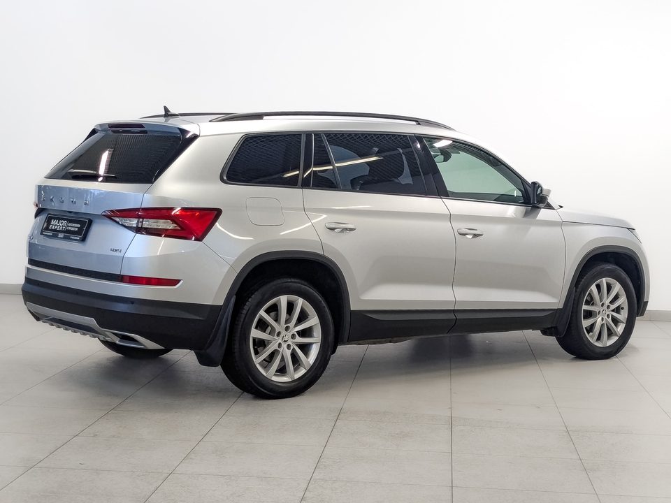 car-card-slide Skoda Kodiaq 2021 86 675км фото №5