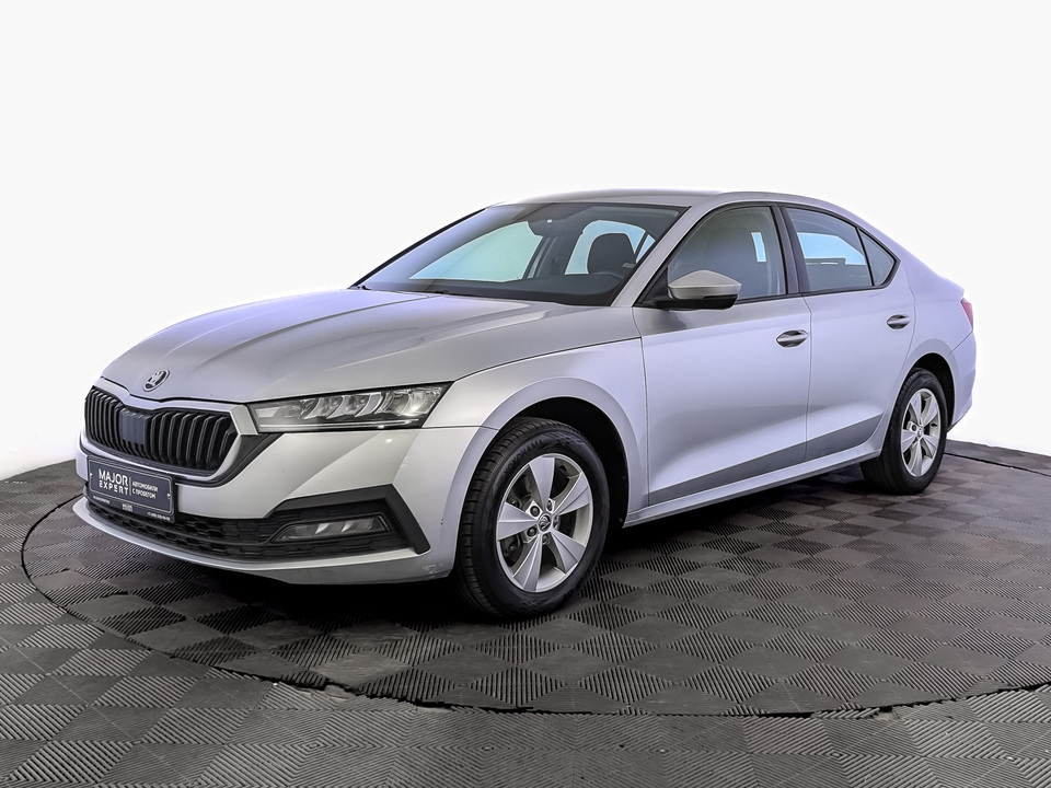 car-card-slide Skoda Octavia 2021 145 049км фото №1