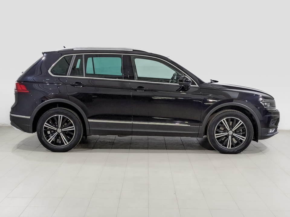 car-card-slide Volkswagen Tiguan 2018 84 489км фото №4
