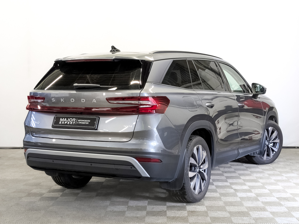 car-card-slide Skoda Kodiaq 2025 4 232км фото №5