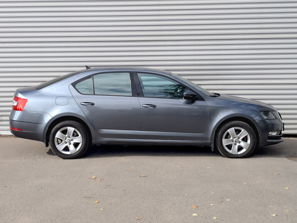 car-card-slide Skoda Octavia 2017 133 700км фото №4