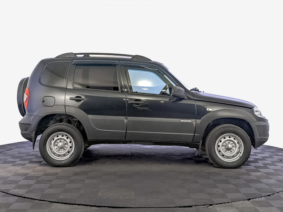 car-card-slide Chevrolet Niva 2018 117 027км фото №4