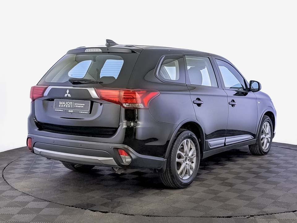 car-card-slide Mitsubishi Outlander 2017 179 744км фото №5