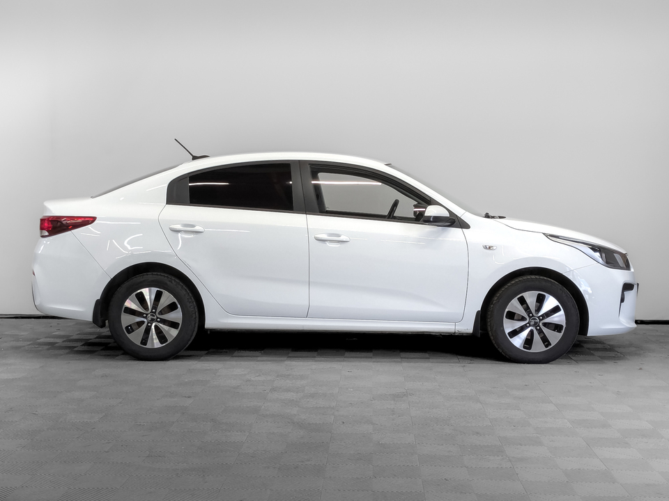 car-card-slide Kia Rio 2019 130 755км фото №4