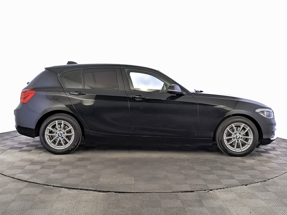 car-card-slide BMW 1 серии 2017 115 110км фото №4
