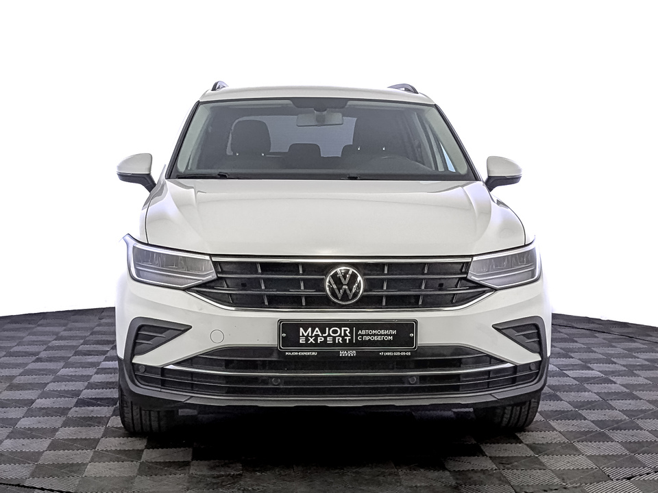car-card-slide Volkswagen Tiguan 2021 65 878км фото №2