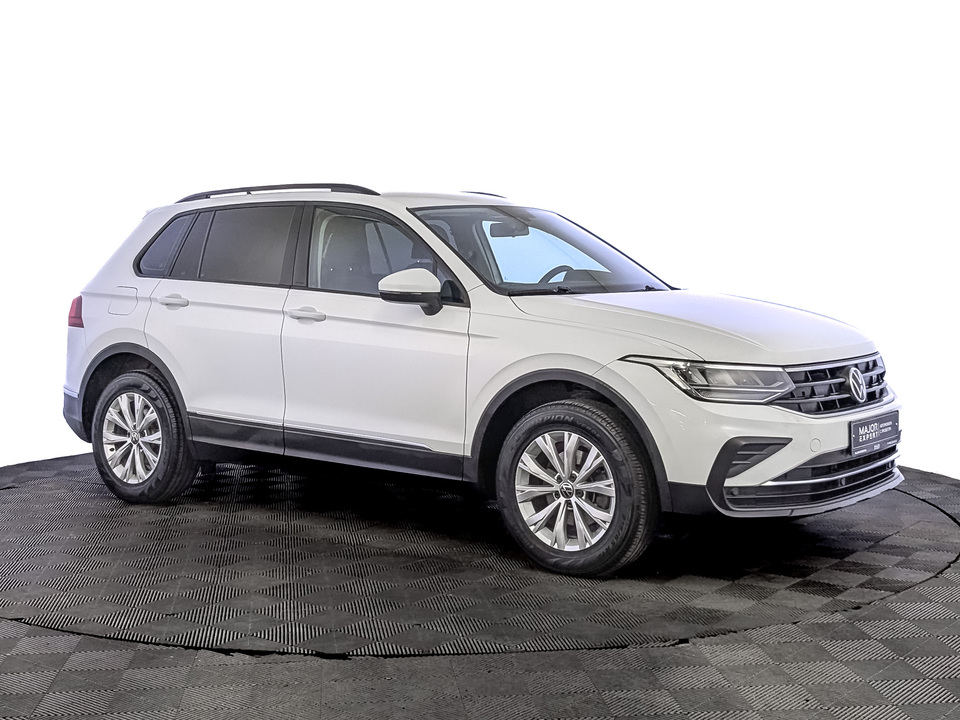 car-card-slide Volkswagen Tiguan 2021 65 878км фото №3