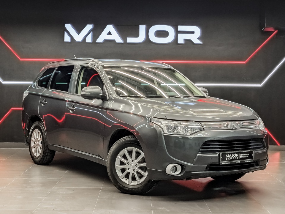 car-card-slide Mitsubishi Outlander 2013 76 575км фото №2