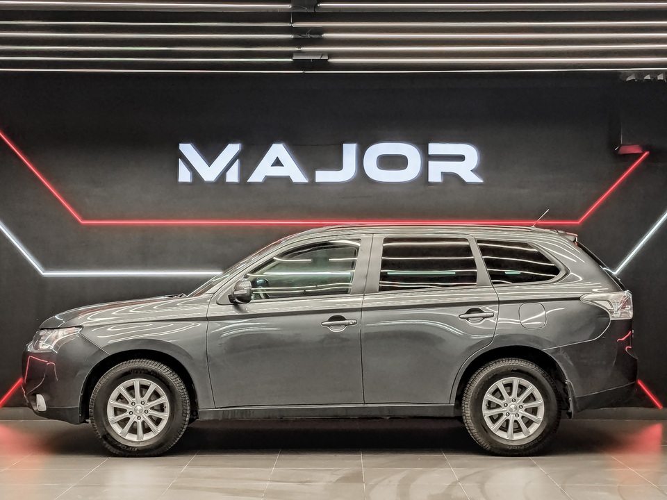 car-card-slide Mitsubishi Outlander 2013 76 575км фото №4