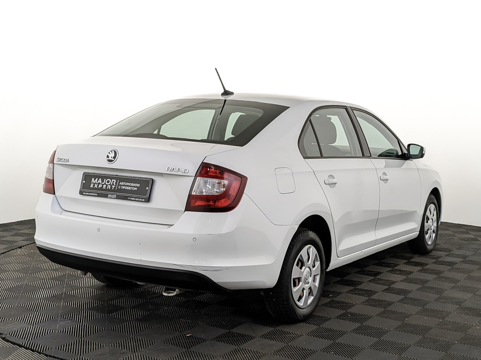 car-card-slide Skoda Rapid 2019 161 541км фото №5