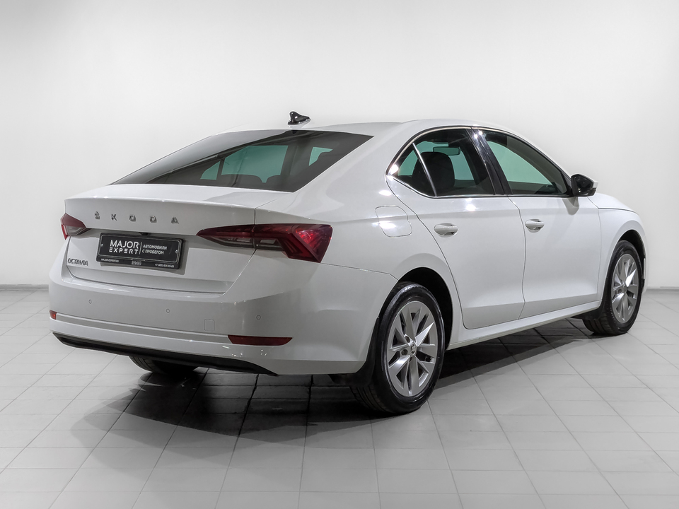 car-card-slide Skoda Octavia 2020 102 374км фото №5