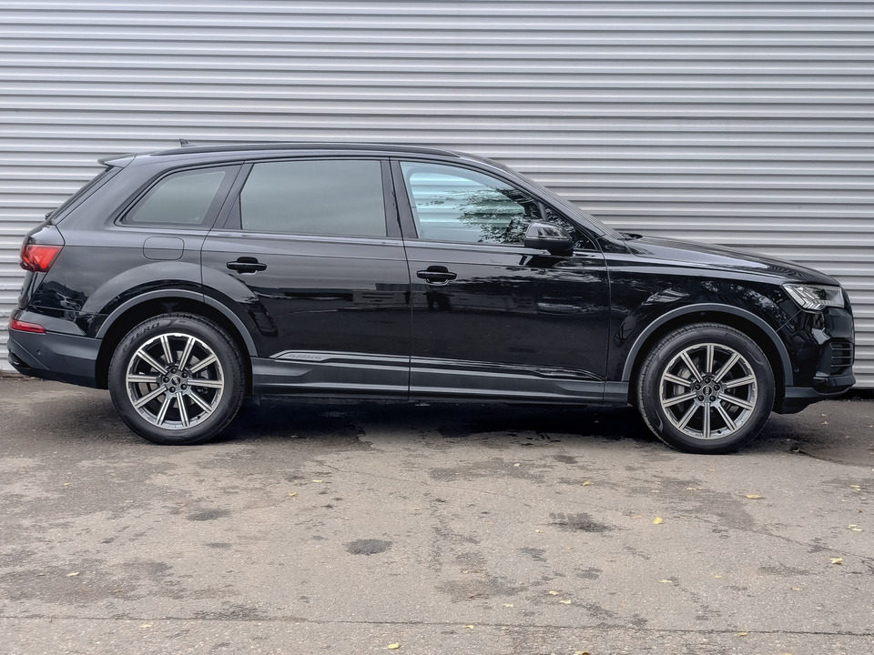 Audi Q7 2023 27 856км фото №4