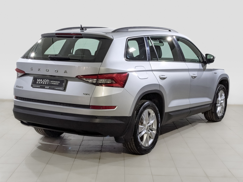 car-card-slide Skoda Kodiaq 2021 65 434км фото №5