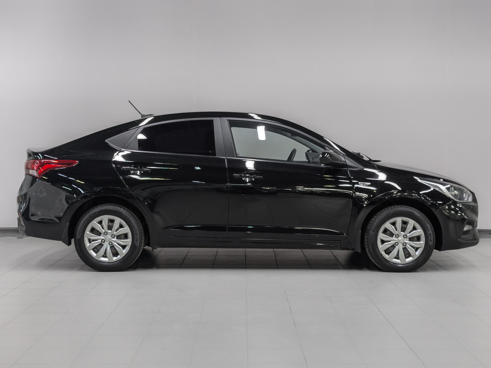 car-card-slide Hyundai Solaris 2017 226 605км фото №4