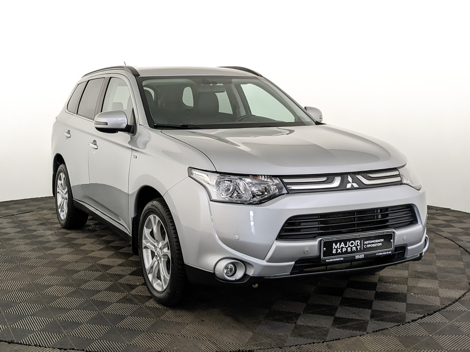 car-card-slide Mitsubishi Outlander 2014 43 000км фото №3
