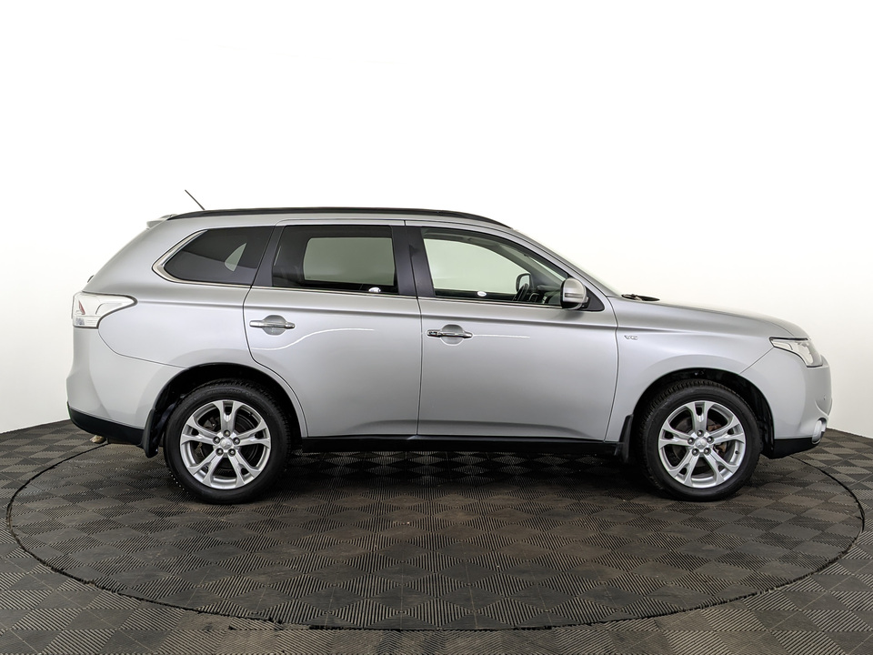 car-card-slide Mitsubishi Outlander 2014 43 000км фото №4
