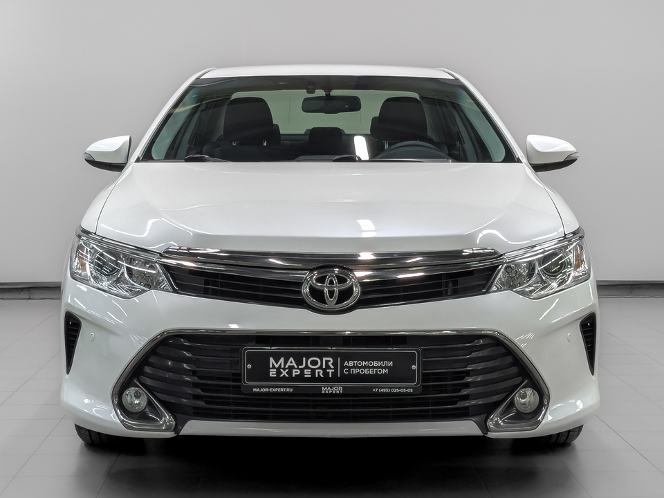 car-card-slide Toyota Camry 2016 64 359км фото №2